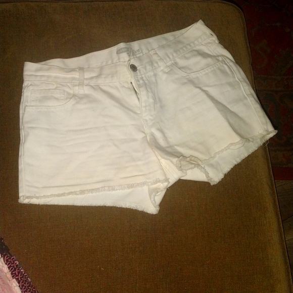 Old Navy Pants - White Ladies Shorts